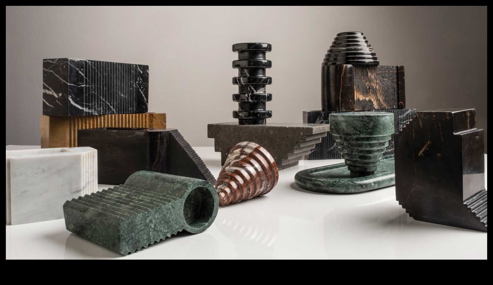 Εννοιολογική χειροτεχνία Μια σύγχρονη αντίληψη των παραδοσιακών τεχνικών 3 Εννοιολογική Τέχνη: Γεφυρώνοντας Παραδοσιακές Τεχνικές και Σύγχρονες Ιδέες