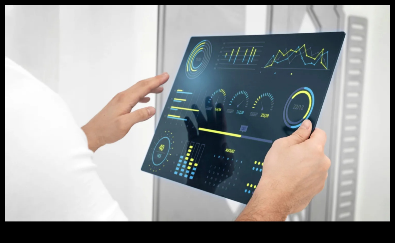 Shaping Tomorrow: Futuristic Elements in Design Learning