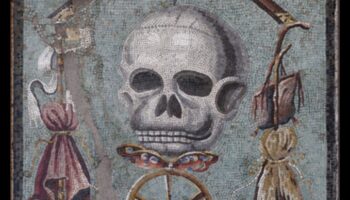 Timeoral Strokes: The Dynamic Flow of Time in Ancient Artistry