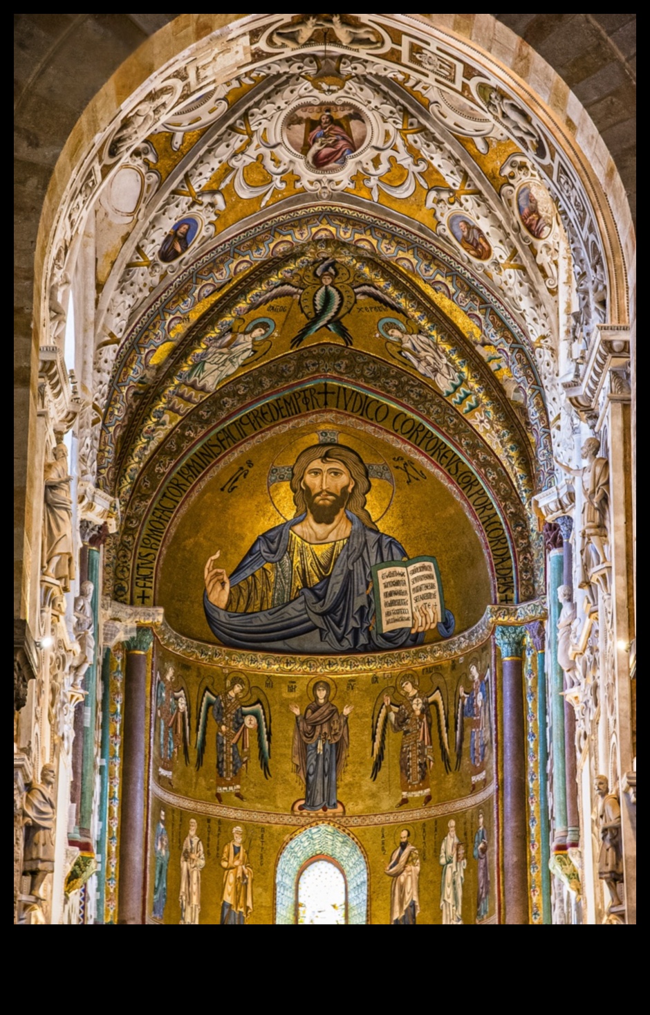 Εκκλησιαστική κομψότητα Η τέχνη της θρησκευτικής διακόσμησης στις μεσαιωνικές εκκλησίες 1 Εκκλησιαστική κομψότητα: Η τέχνη της θρησκευτικής διακόσμησης στις μεσαιωνικές εκκλησίες