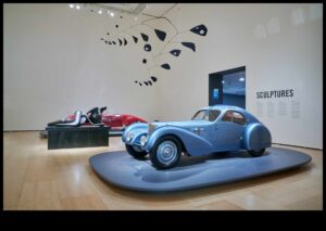 Τέχνη σε κίνηση: Η διασταύρωση των αυτοκινήτων και της σύγχρονης τέχνης